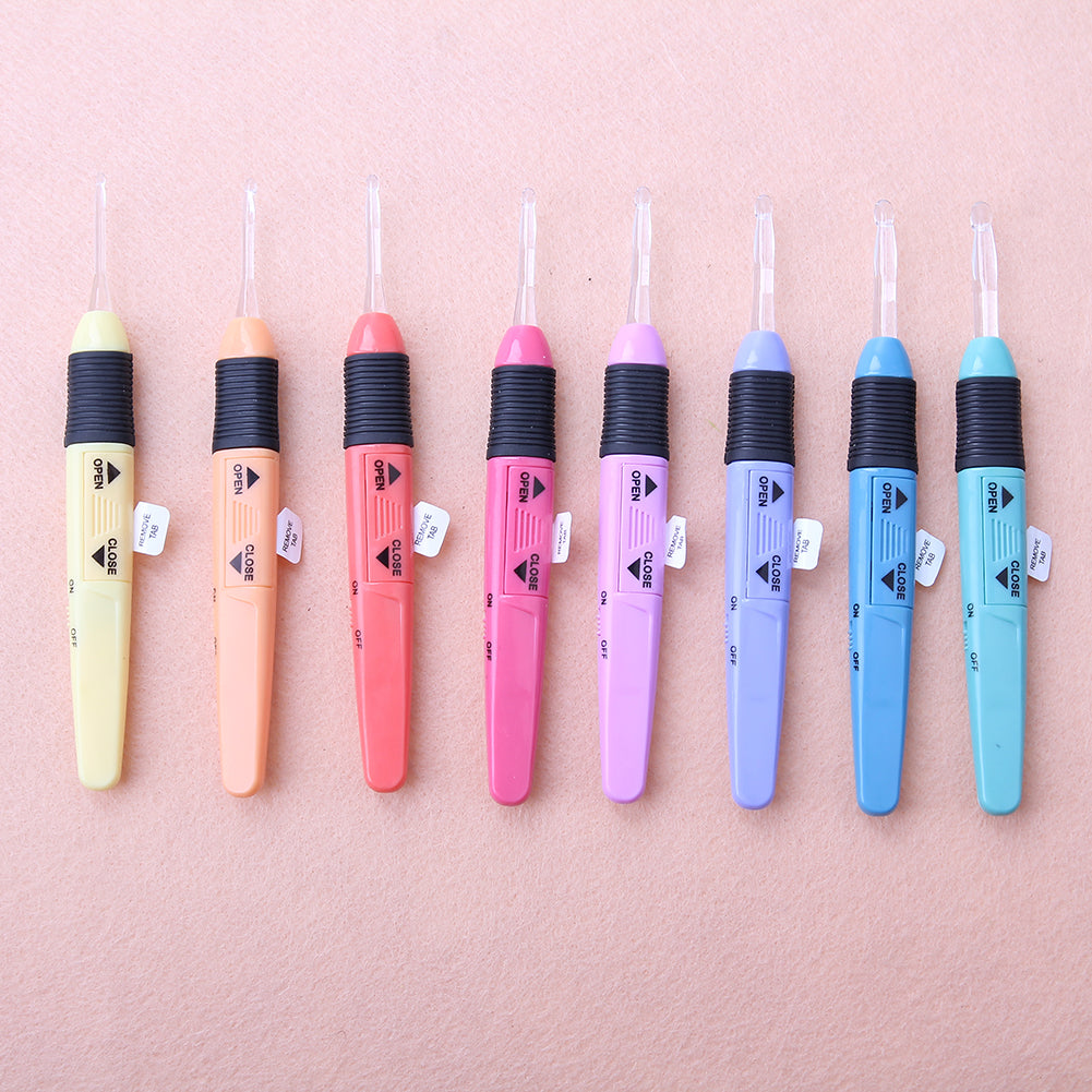 8pcs Set Crochet Hooks with Led Plastic Handle Knitting Needles Set 2.5 6mm Needle Sewing Kit Multicolour Sewing Tool